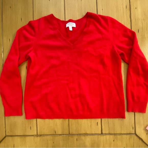 Nordstrom women’s cashmere V-Neck red Sweater Large - Picture 1 of 15